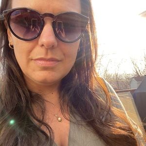 Meet your Posher, Julie